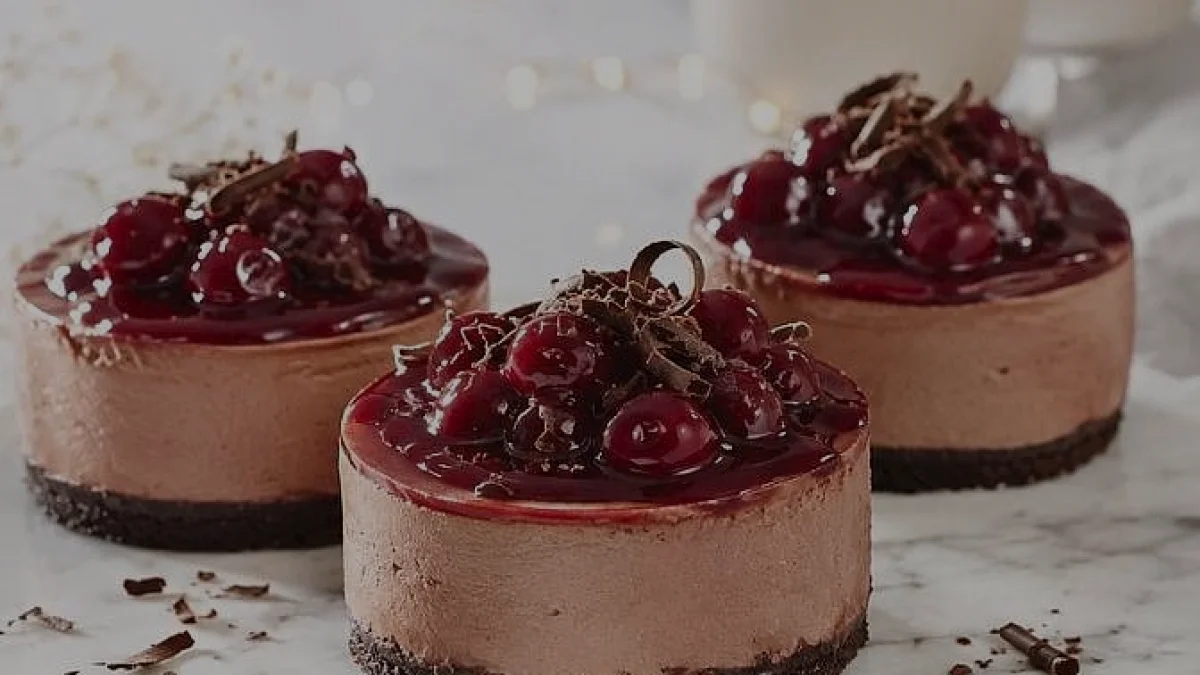 Evde Vişneli ve Çikolatalı Porsiyonluk Cheesecake Yapımı