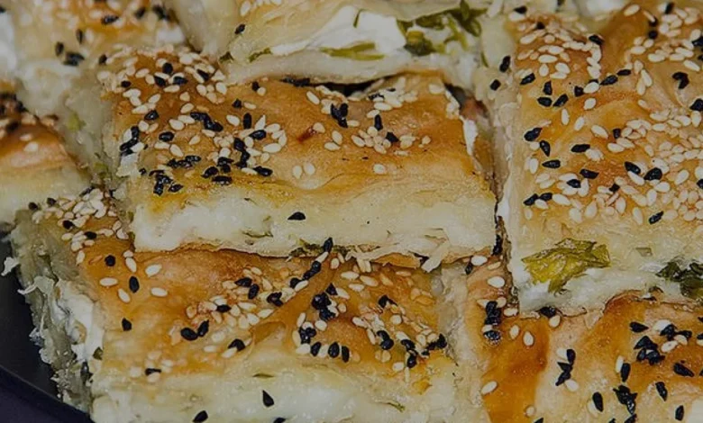 Hazır Yufkadan El Açması Lezzetinde Börek Tarifi