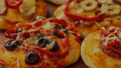 Evde Pizza Lezzetinde Pratik Poğaça Tarifi