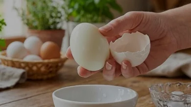 Haşlanmış Yumurtayı Tek Parçada Soymanın Etkili Yöntemleri