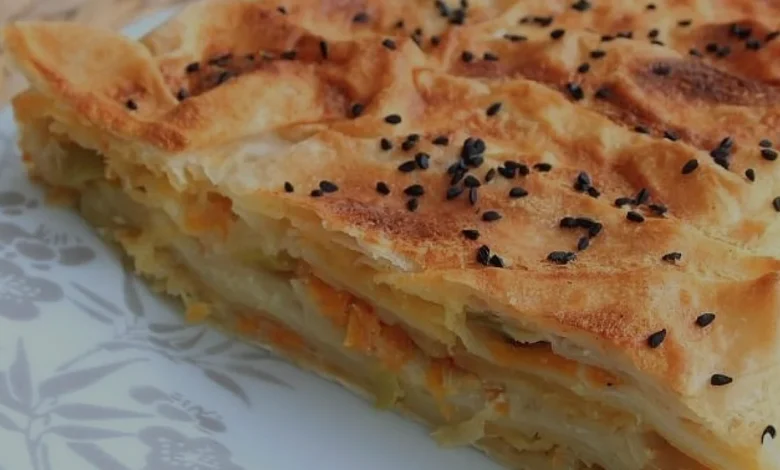 Hazır Yufka Kullanarak Ev Yapımı Tadında Pırasalı Börek Hazırlığı
