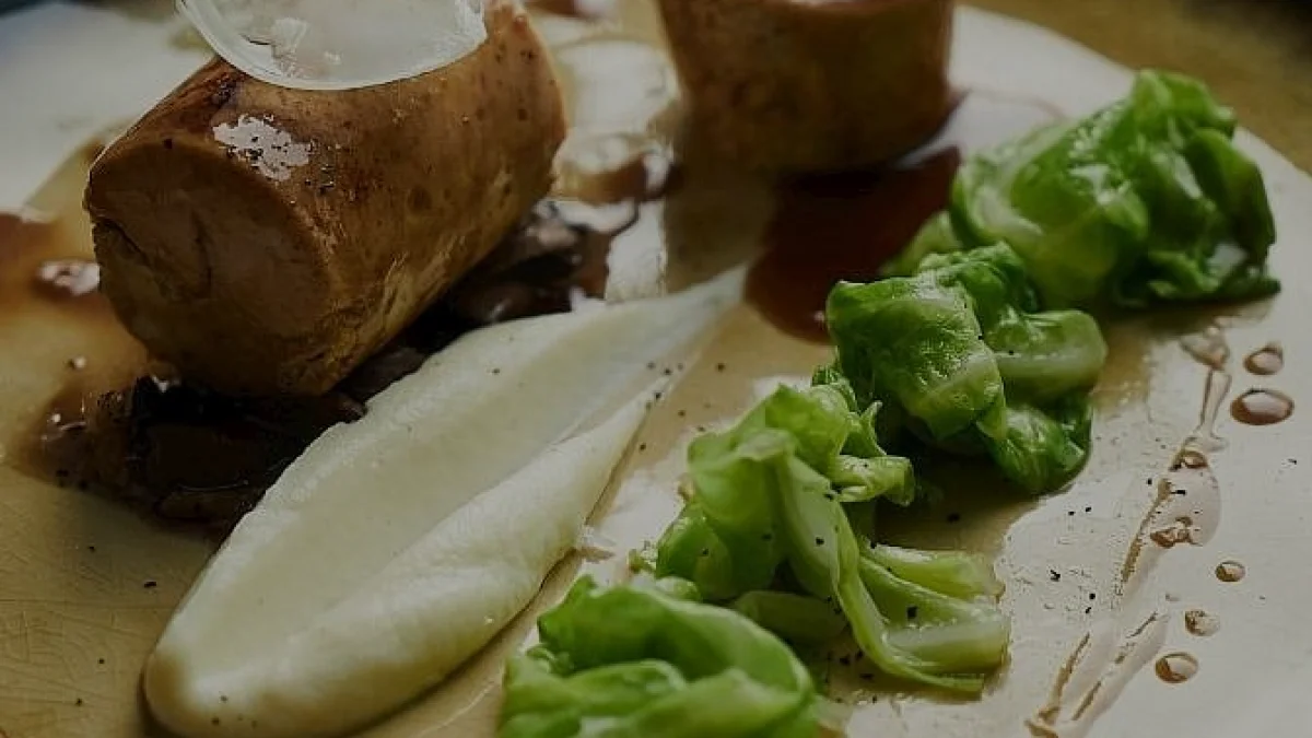 Mutfak Sanatlarında Ustalık Göstergesi Tavuk Galantine Hazırlığı
